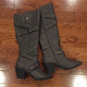 Blowfish Gray boot size 6.5 new